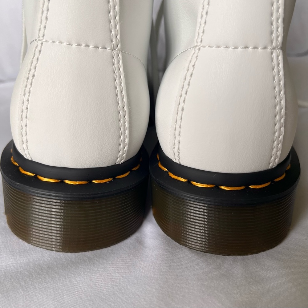 SOLD!!🧾🍒DOC MARTEN VEGAN LEATHER WHITE 1460 KEMBLE LACE UP BOOTS 7W/6M - Picture 6 of 15